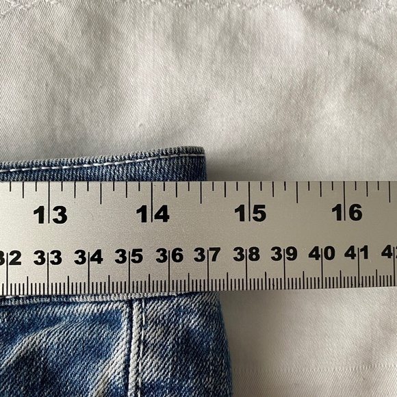 Vienna‎ Women's Denim High Waist Rolled Hem Jean Shorts Size 7 - Picture 9 of 12